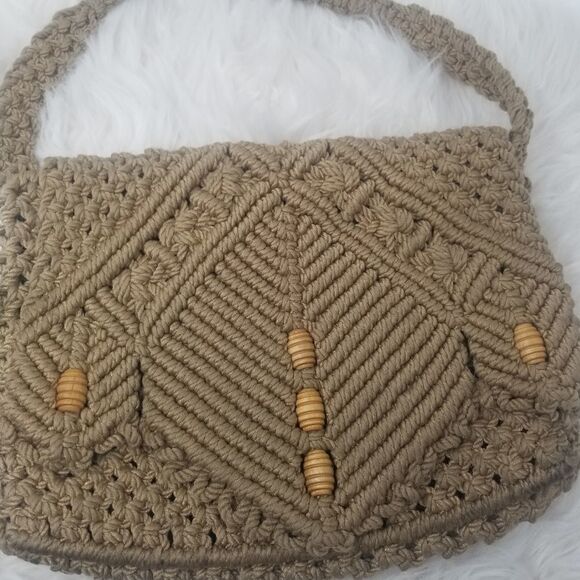 Handmade Macrame Bag with Wooden Beads. - Picture 4 of 8
